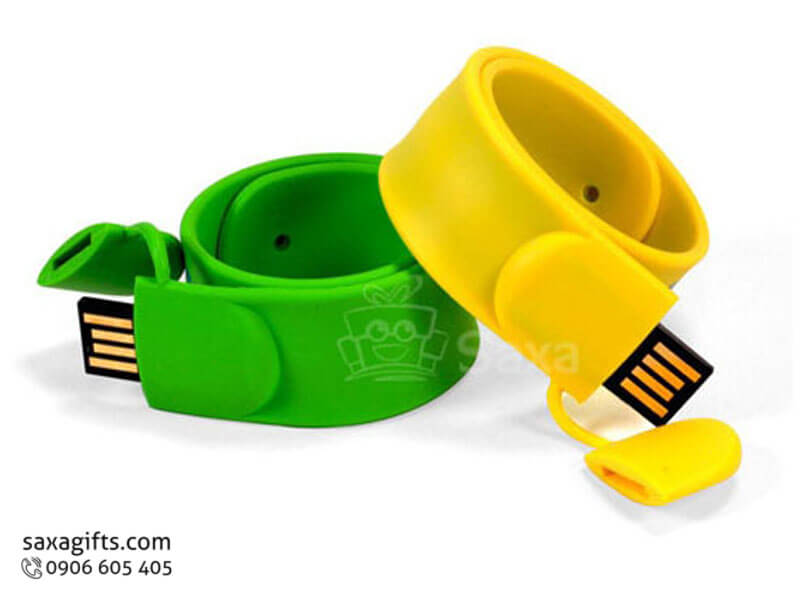 Rubber bracelet USB with metal core