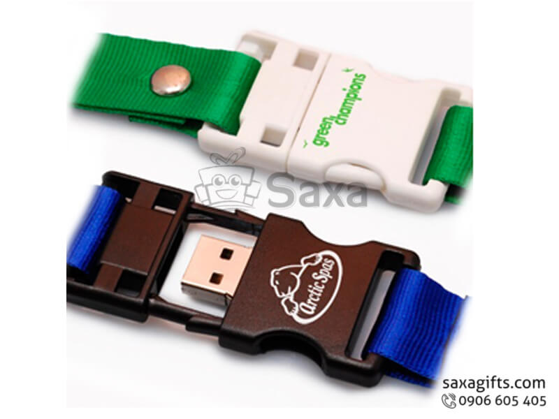 USB dây đeo thẻ nhân viên độc đáo (Unique USB) với kiểu dáng nhỏ gọn trong một dây đeo thẻ nhân viên bằng lụa, có phần tách rời, để chứa USB gọn nhẹ.