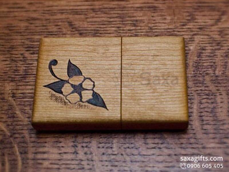 Wooden namecard holder with rounded corners and patterned cover