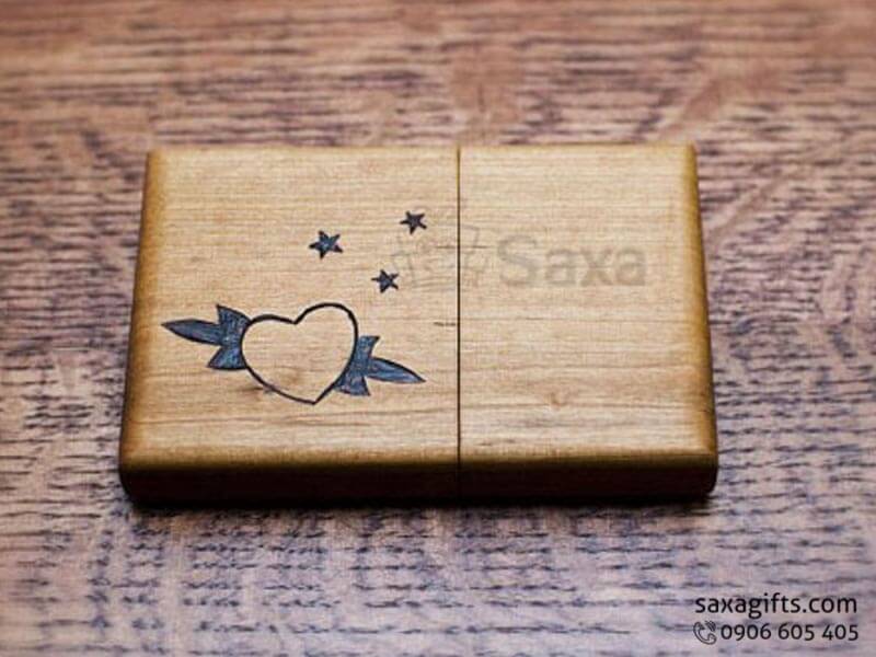 Wooden namecard holder with rounded corners and patterned cover