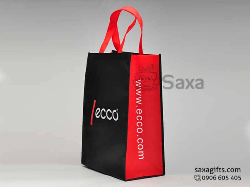 Ecobag with logo printed in box shape and color mixed at straps and hips