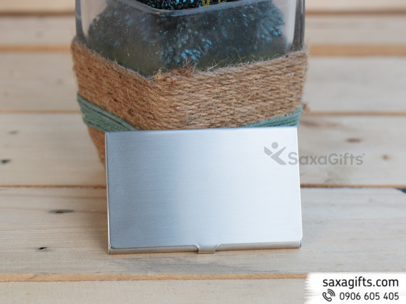 Hộp namecard kim loại in logo một màu trắng sáng bóng
