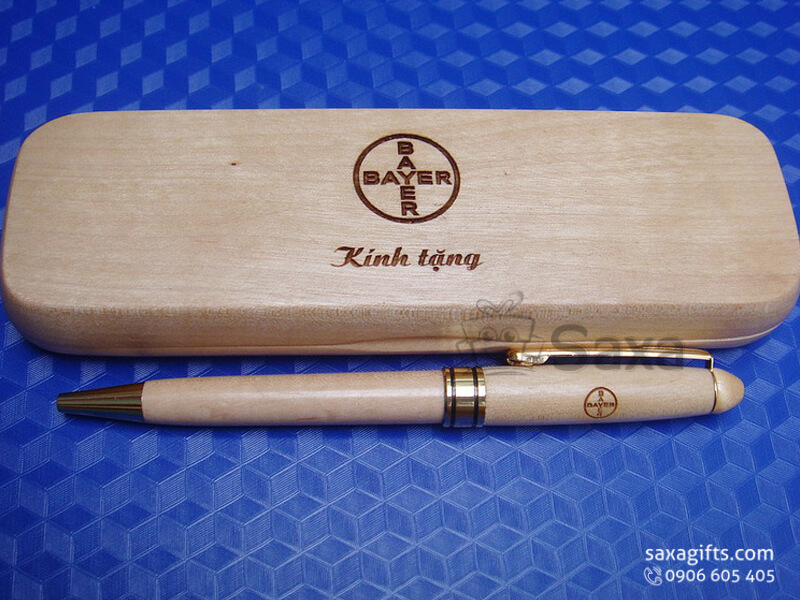 Bút ký gỗ in logo nắp xoay có hộp đựng
