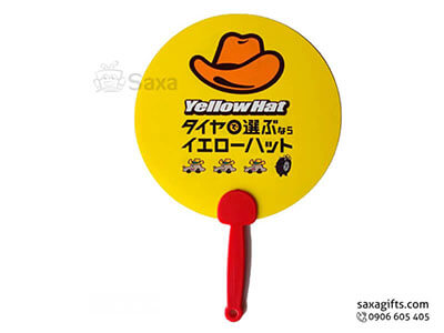 Quạt nhựa cầm tay in logo hình tròn của Yellow Hat