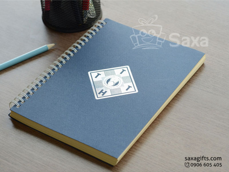 Sổ note lò xo in logo khổ A5 bìa giấy cứng màu xanh đen