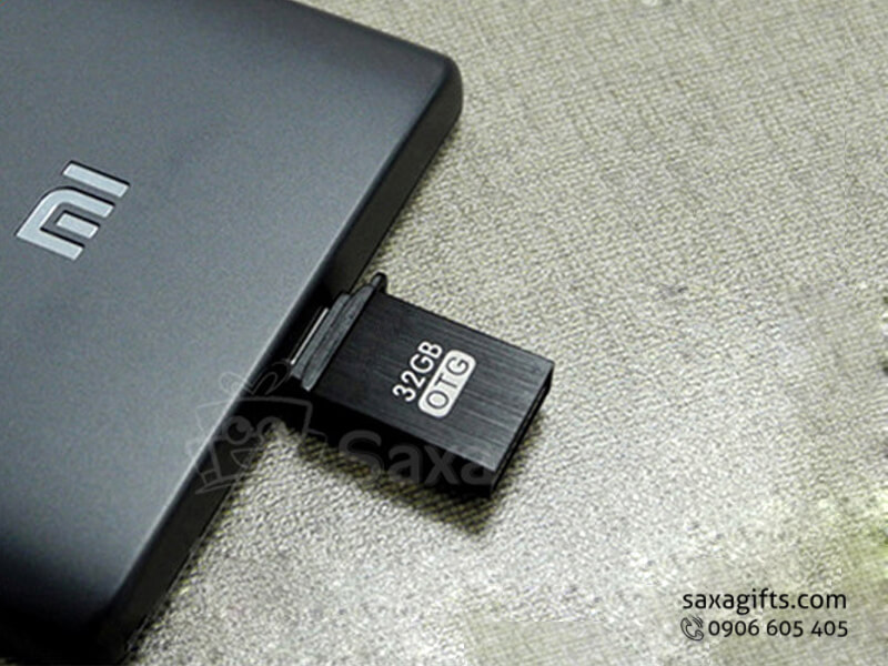 Usb on the go in logo nắp rời bằng nhựa nhiều màu