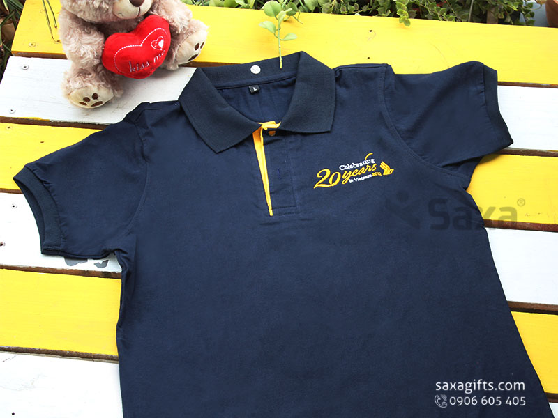 Áo thun quảng cáo in logo thương hiệu Singapore Airlines, tay ngắn