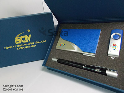 Bộ quà tặng giftset: Bút ký + Hộp namecard + Usb xoay in logo SCTV