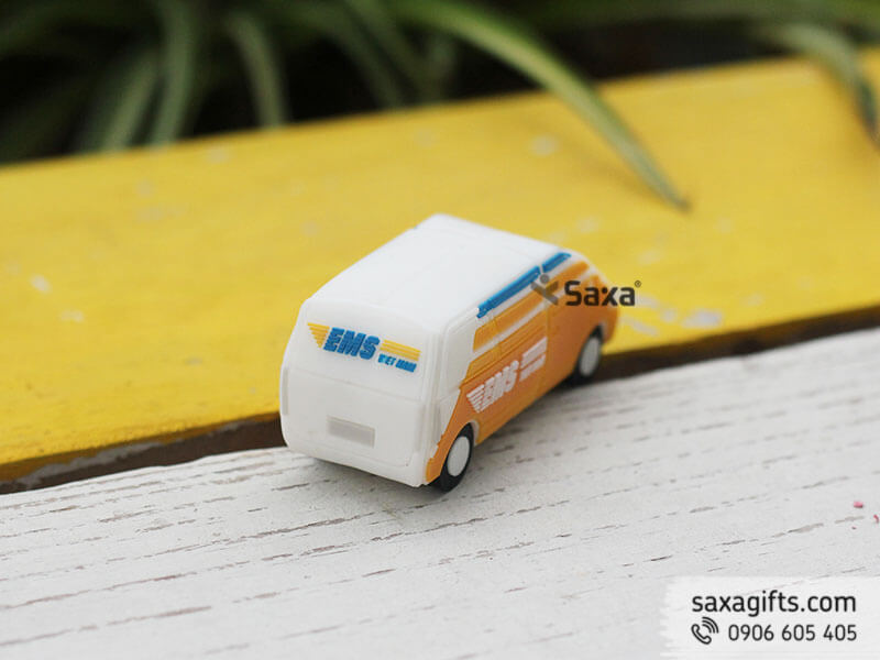 Usb cao su đổ khuôn 3d hình chiếc xe chuyển phát nhanh EMS