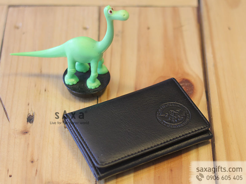 Ví namecard giả da màu nâu hoặc đen dập logo kiểu dáng đơn giản