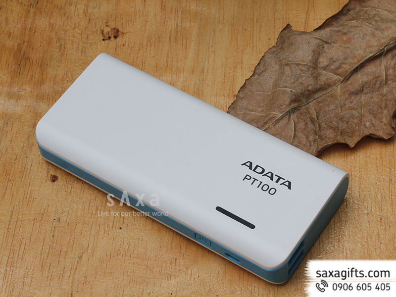 Pin sạc Adata có đèn pin chiếu sáng & đèn led hiển thị dung lượng