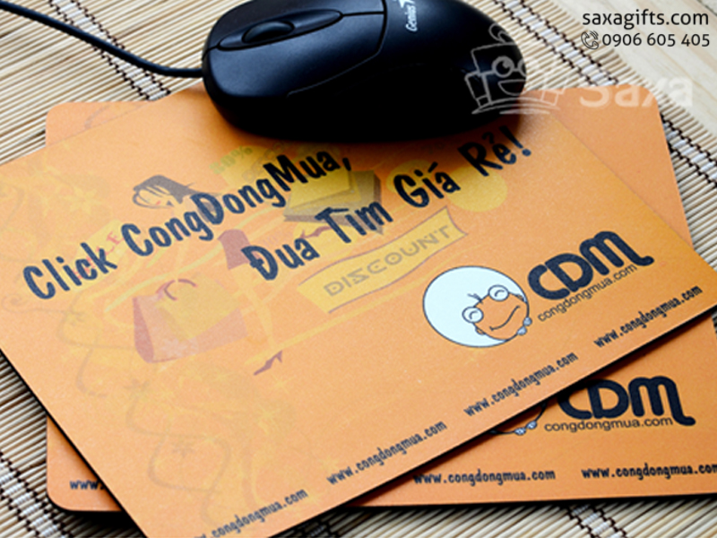 Tấm lót chuột in logo kiểu làm mờ hình ảnh