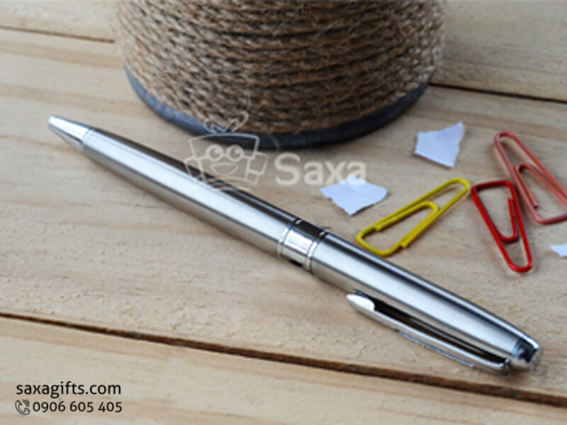 Bút ký kim loại in logo nắp xoay màu bạc
