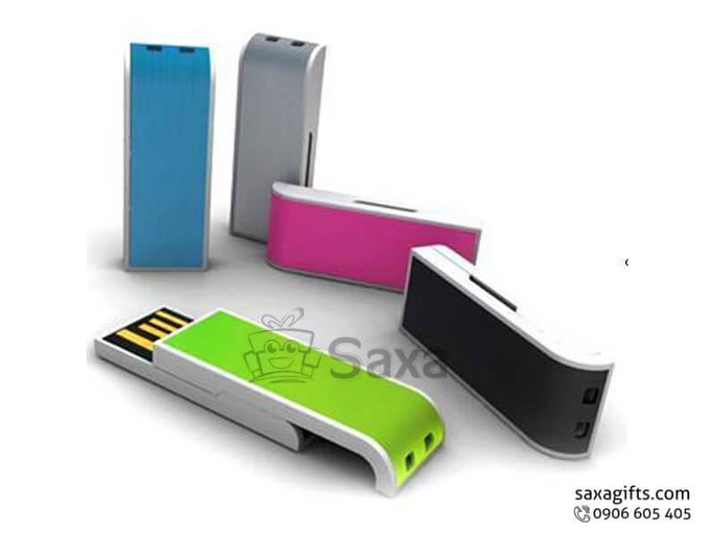 Usb nhựa in logo thanh trượt phối màu có khoen xỏ dây đeo